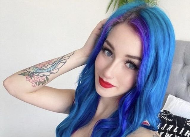 Girls With Dyed Hair (38 pics)