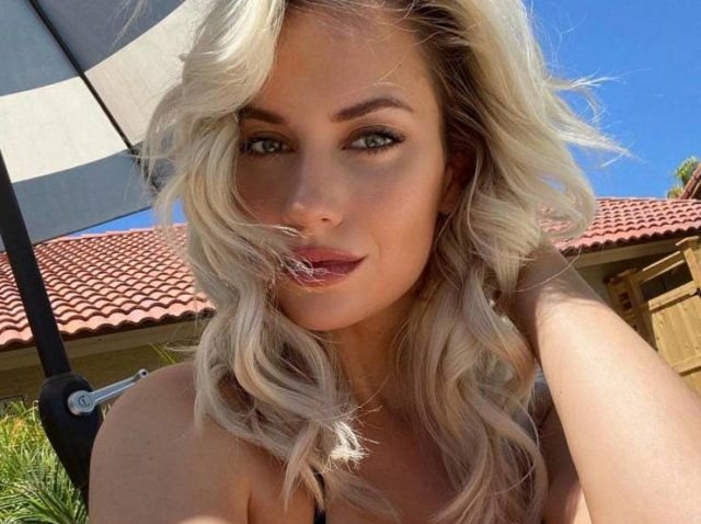 Busty Girls (45 pics)