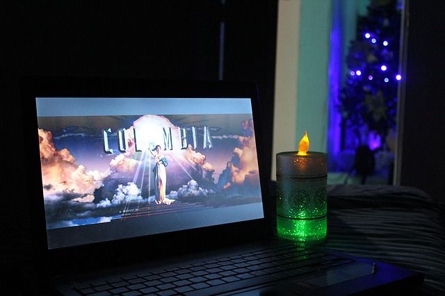 How to Have a Relaxing Movie Night at Home