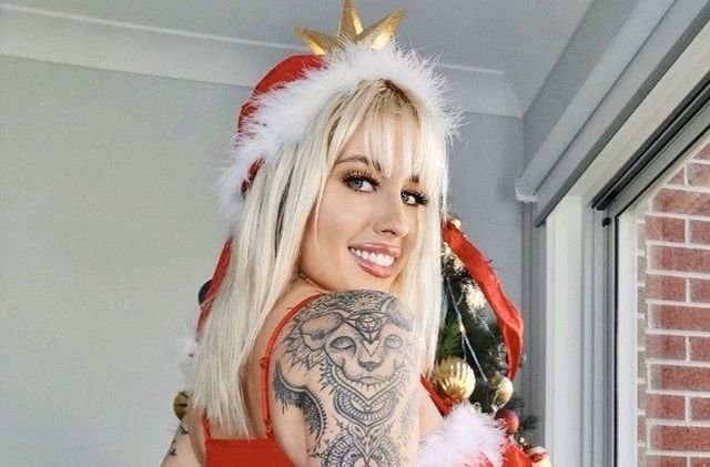 Christmas Girls (38 pics)