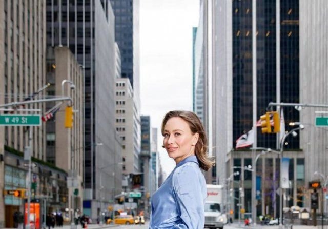 This Russian Girl Likes To Demonstrate Her Body Part On The New York Streets (23 pics)