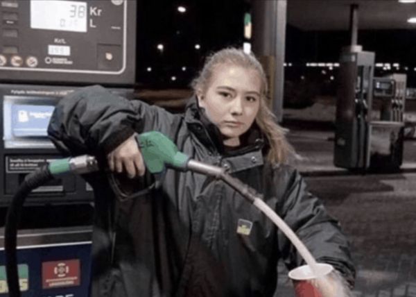 The Gas Station Brings Out All The Wild People (55 Pics)