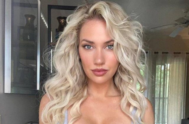 Busty Girls (46 pics)