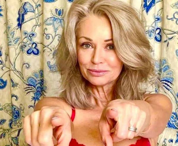 Beauties Who Are Aging Gracefully (50 Pics)