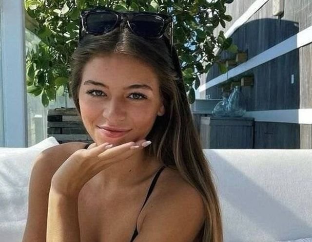 Funny Girls (16 pics)