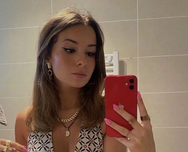 Selfie Girls (35 pics)