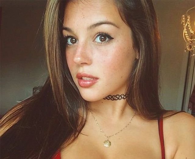 Girls In Chokers (37 pics)