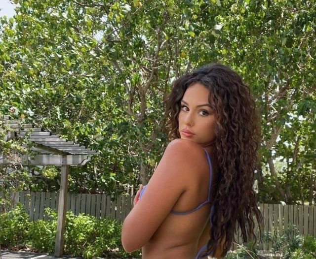 Rear View (35 pics)