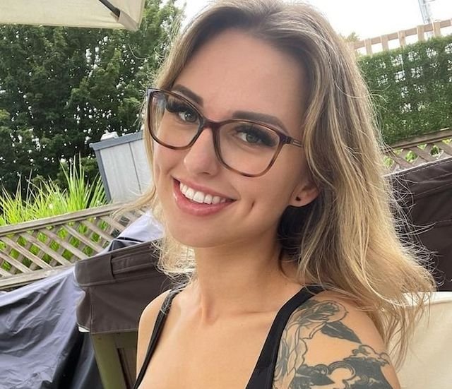 Girls With Dimples (30 pics)