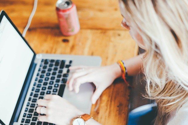 10 Ways to Earn Money as a College Student