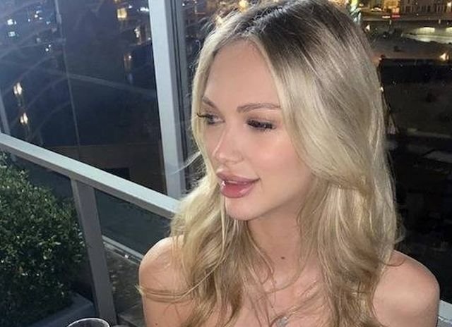 Girls And Drinks (37 pics)