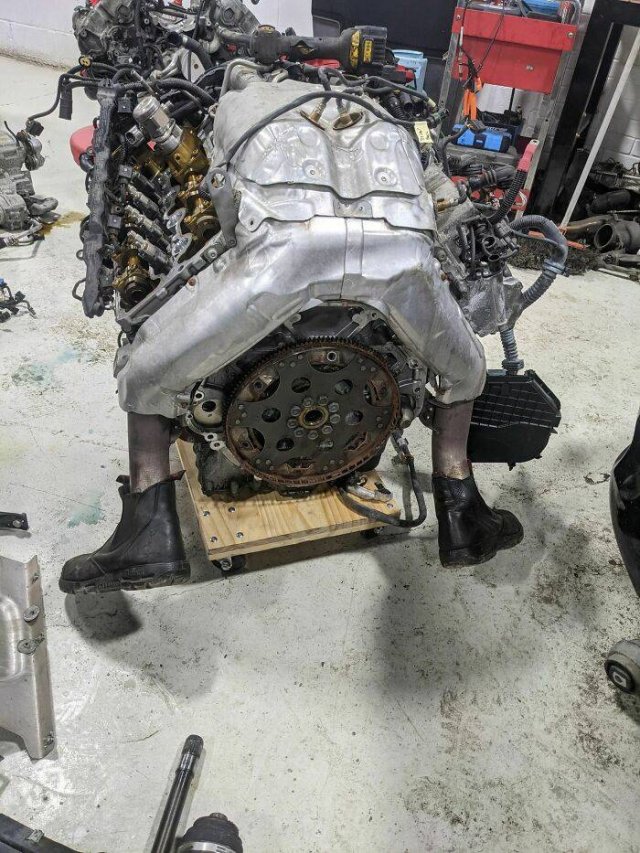 Car Mechanics Photos (34 pics)