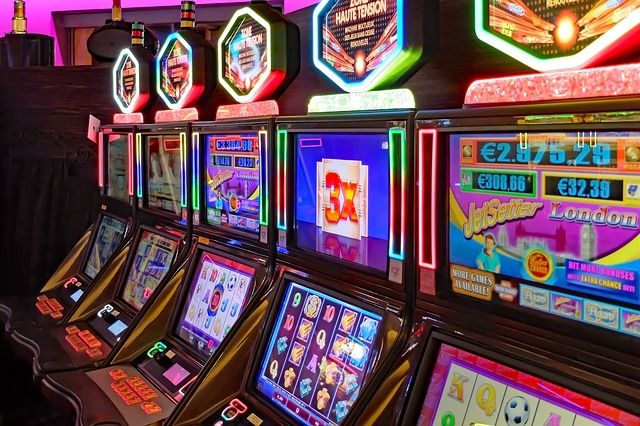 How to play instant win slot games