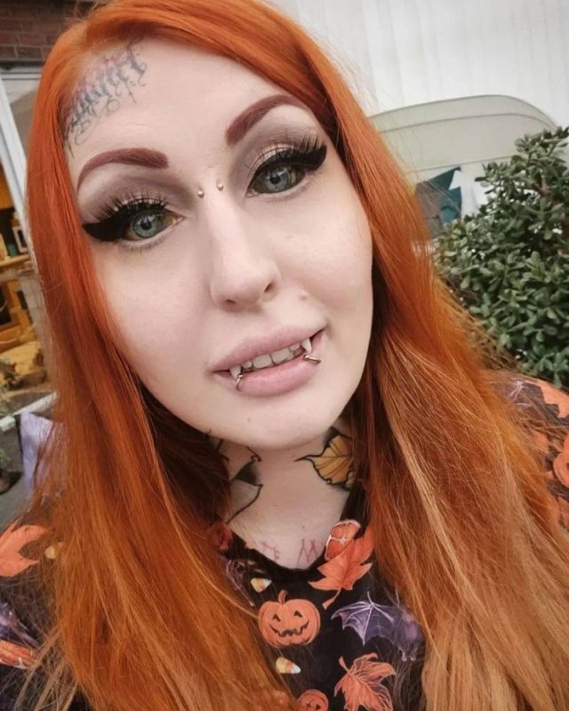 Woman Spent 34000 To  Become A Vampire (14 pics)