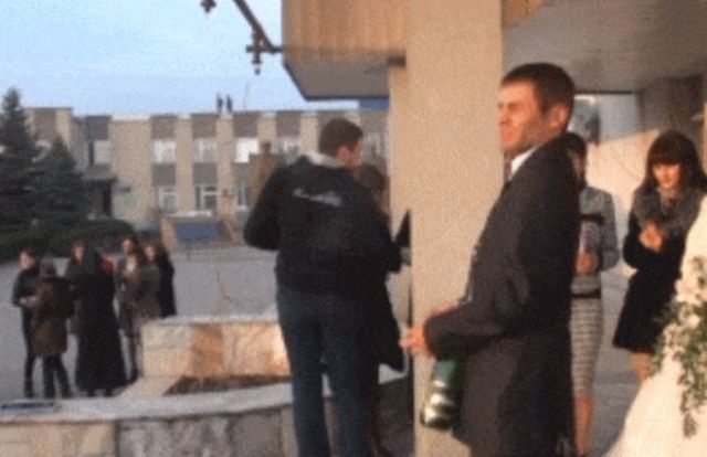 Acid GIFs, February 24 (25 gifs)