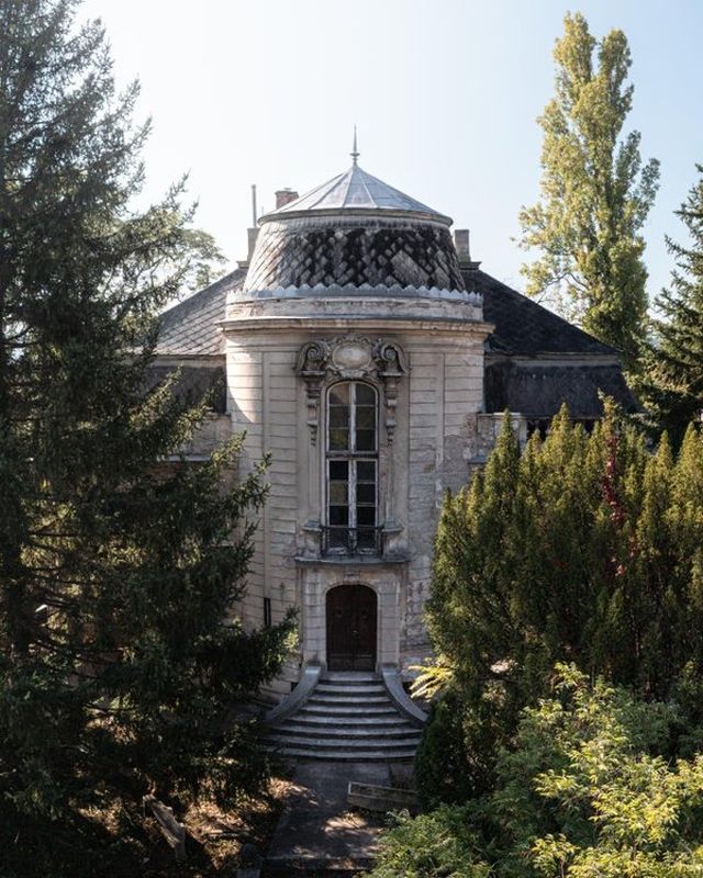 Amazing Abandoned Places (14 pics)