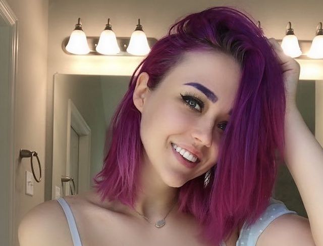 Girls With Dyed Hairs (35 pics)