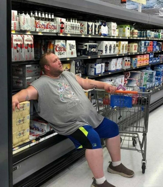 Strange Situations In Shops (65 pics)