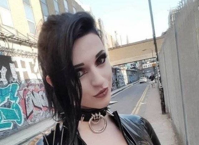 Girls In Latex And Leather (54 pics)