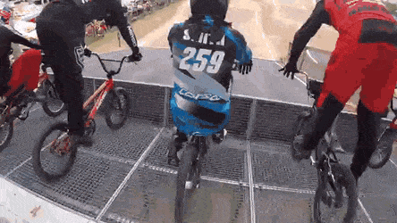 Acid GIFs, March 24 (25 gifs)