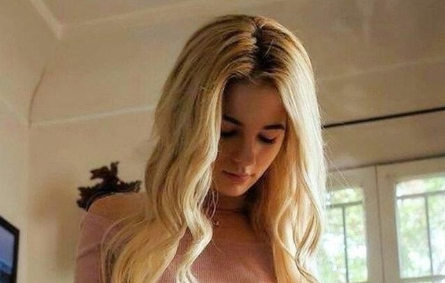 Hot Girls (35 pics)