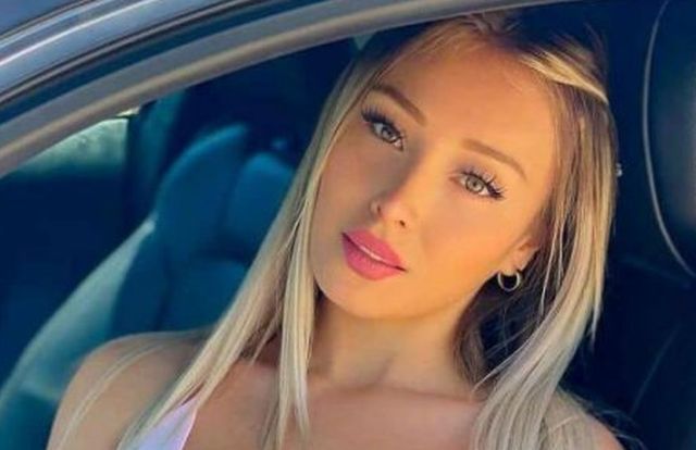 Braless Girls (50 pics)