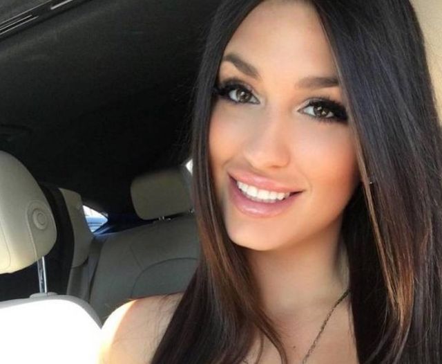 Selfie Girls (48 pics)