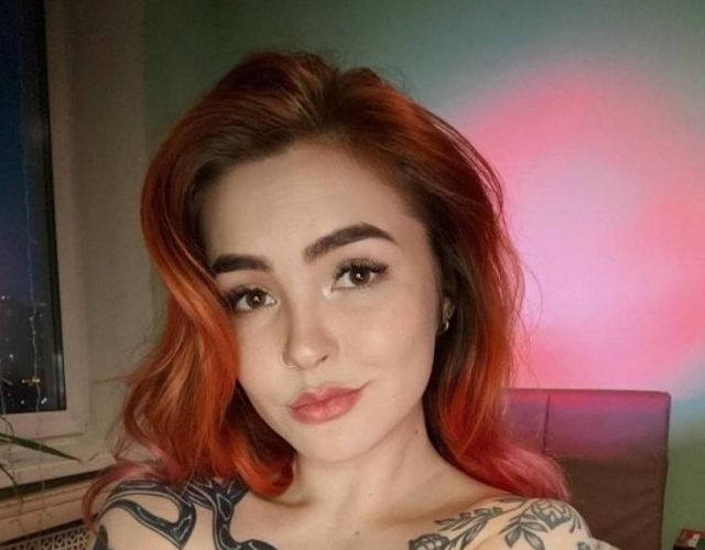 Braless Girls (45 pics)
