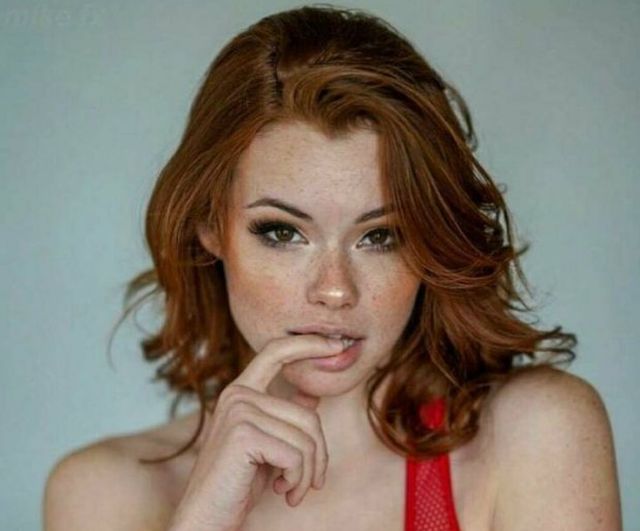 Hot Girls (50 pics)