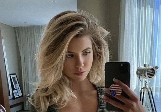 Braless Girls (47 pics)