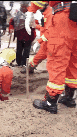Acid GIFs, April 11 (25 gifs)