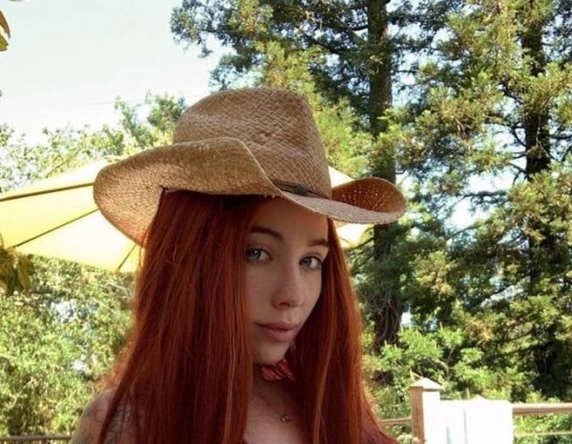 Redhead Girls (50 pics)