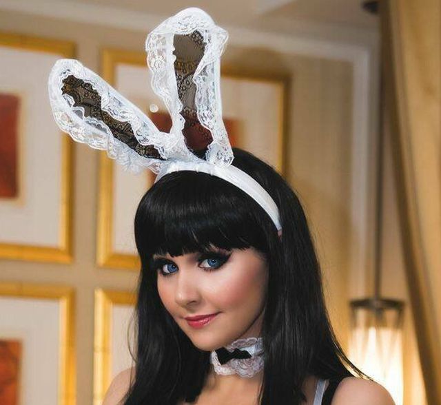 Girls In Bunnies Costumes (23 pics)