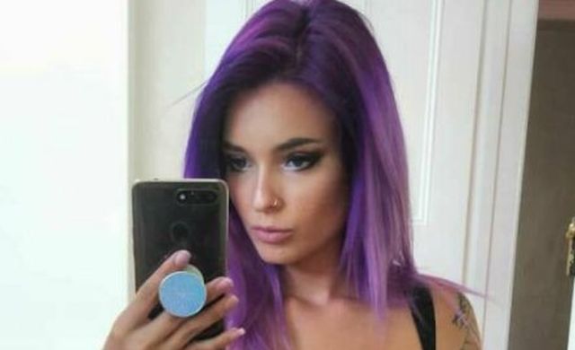 Girls With Dyed Hairs (50 pics)