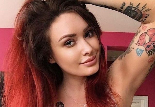 Braless Girls (41 pics)