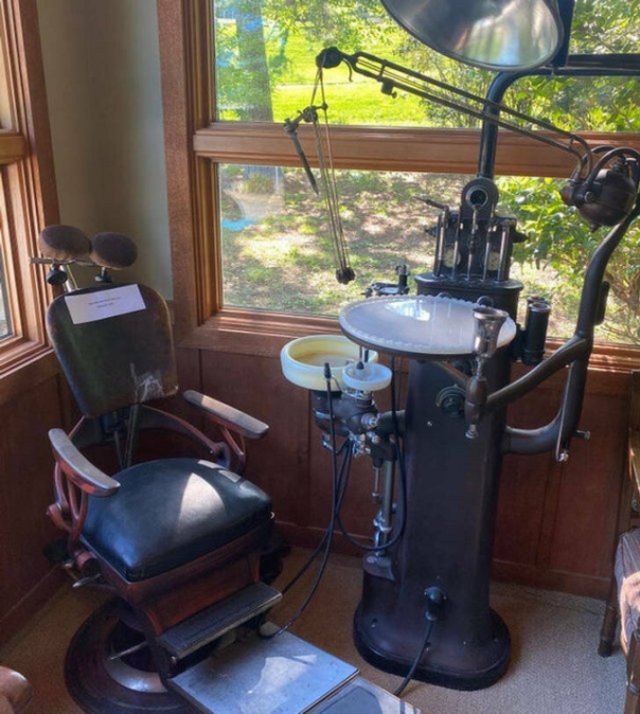 Unusual Old Things (16 pics)