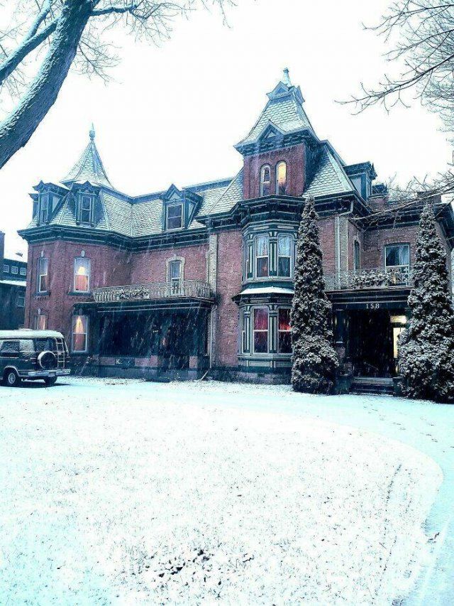Details About Living In Old Houses (30 pics)