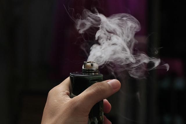 4 Tips for Vaping in Public Without Annoying Others