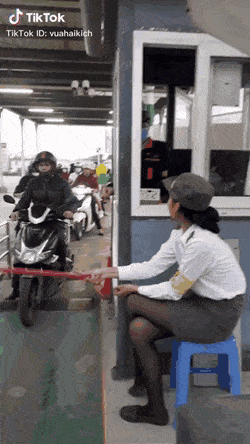 Acid GIFs, May 18 (25 gifs)