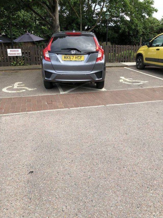 Examples Of Bad Parking  (30 pics)
