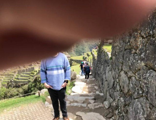Funny Travel Photos (17 pics)