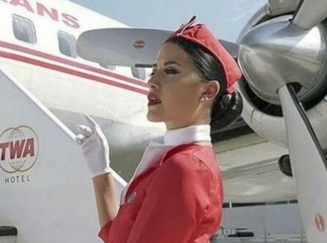 Hot Flight Attendants (33 pics)