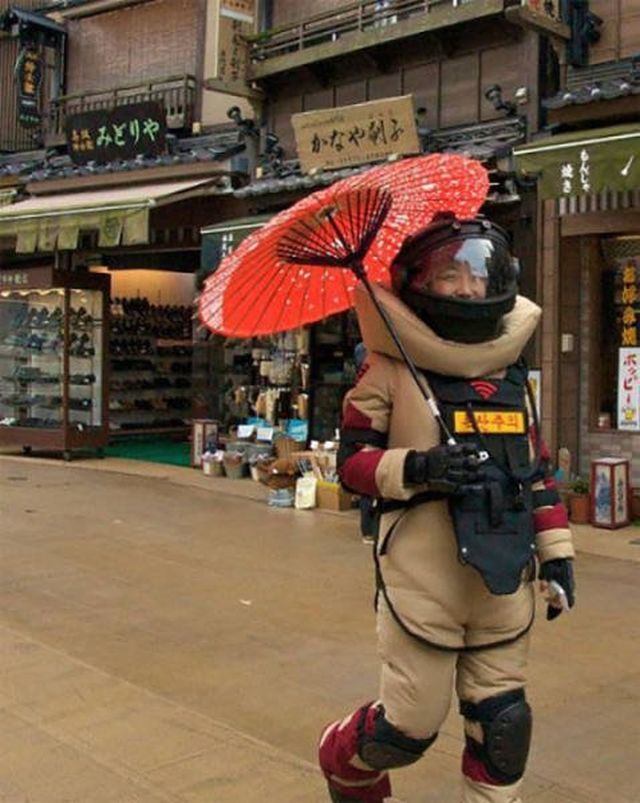 Strange Photos From Japan (37 pics)