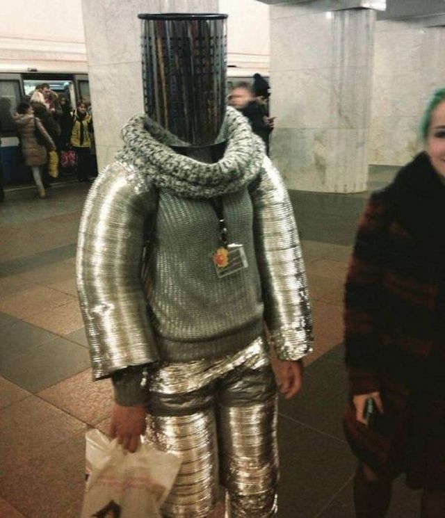 Unusual People In The Subway (35 pics)