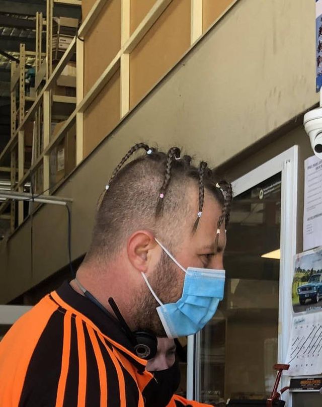 Terrible Haircuts (27 pics)