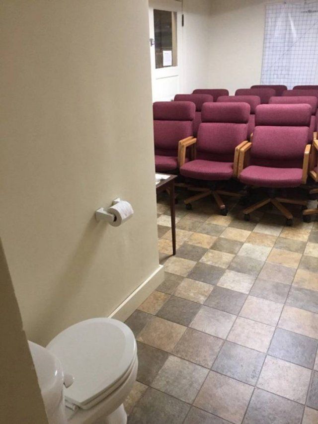 Weird And Funny Restrooms (30 pics)