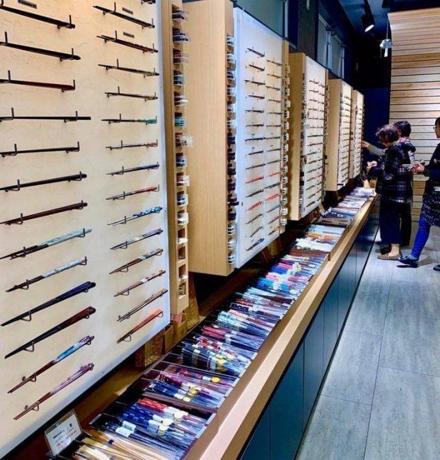 Unusual Finds In Public Places (17 pics)