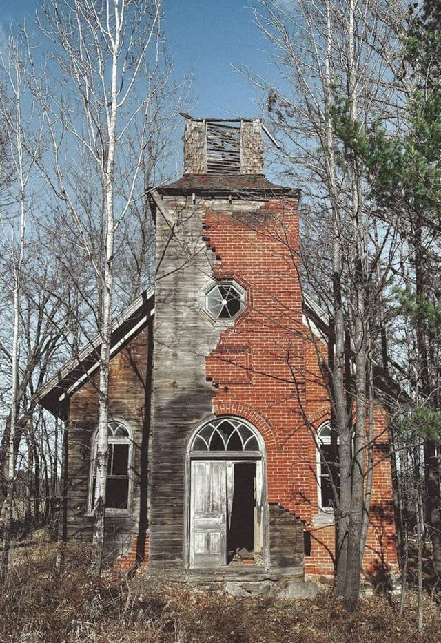 Beautiful Abandoned Places (20 pics)