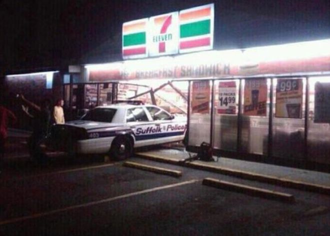 Odd Car Crashes (20 pics)