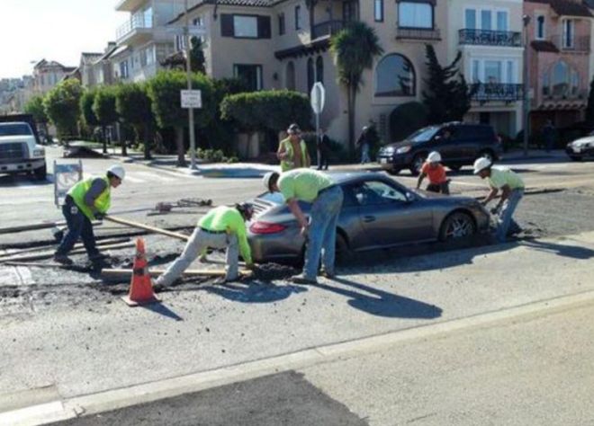Odd Car Crashes (20 pics)